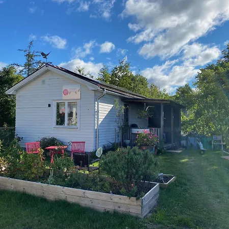 Stuga Centrala Faerjestaden Med Gangavstand Till Det Mesta Exterior photo
